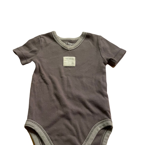 Burt’s Bees Baby brown/beige 3-6mo onesies length 13” pit to pit 8” - Picture 1 of 8
